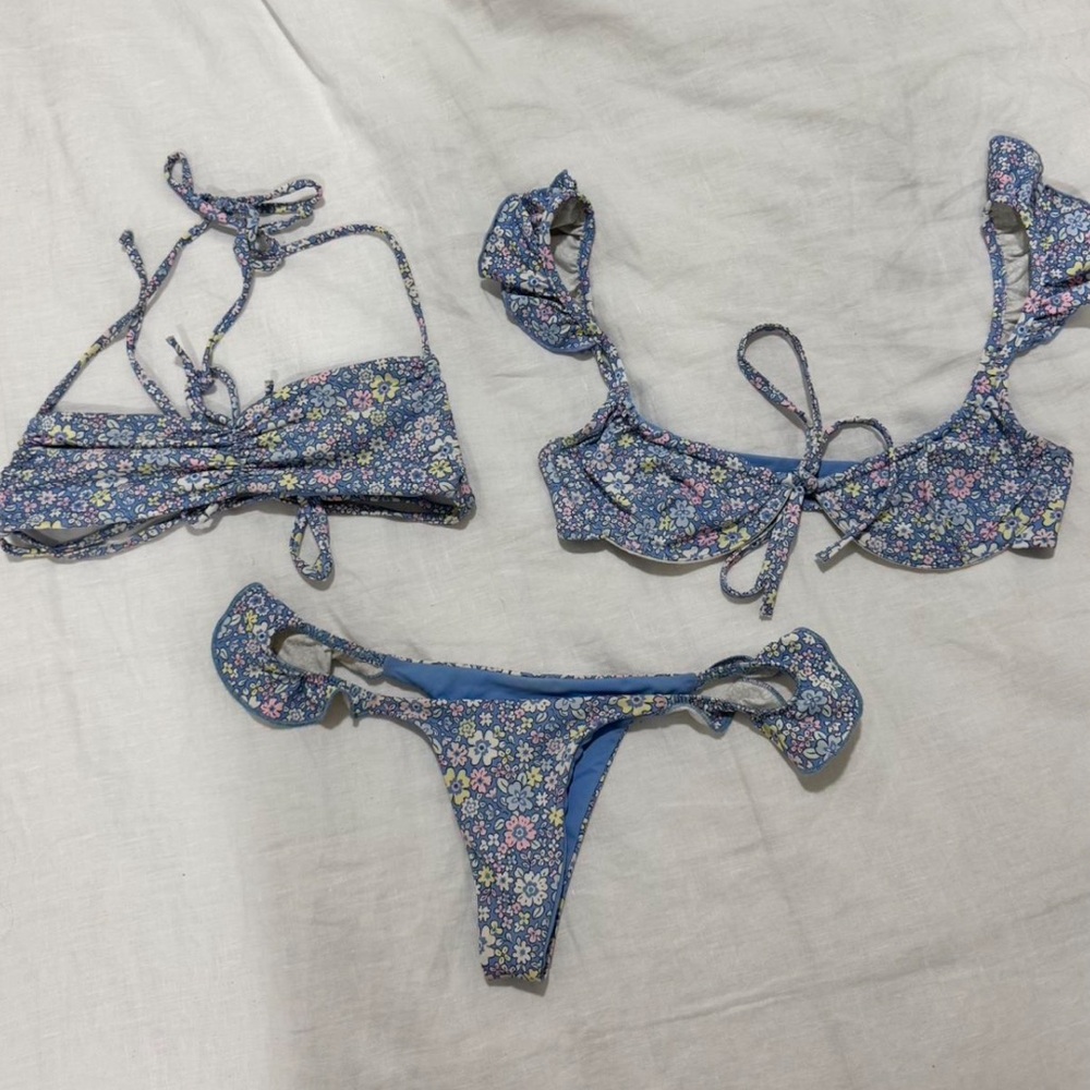 Frankie’s Bikinis Set